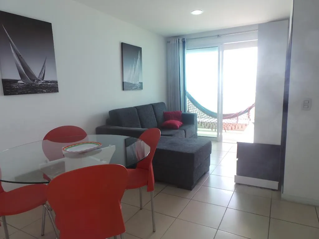 Pontanegra Beachfront Retreat: Family-Friendly Apartment with Sea Views Natal